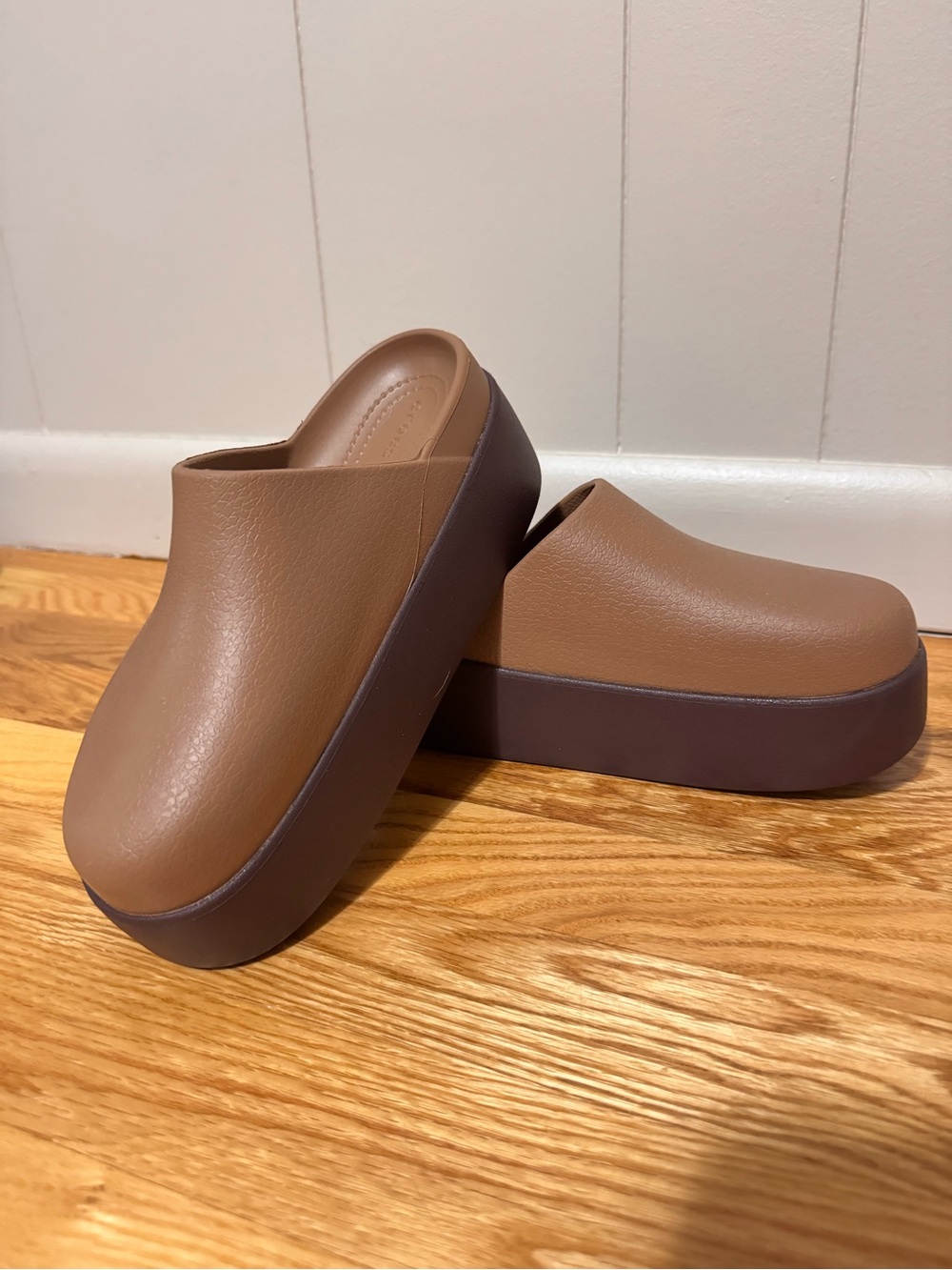 Crocs Dylan Platform Clog in Sepia